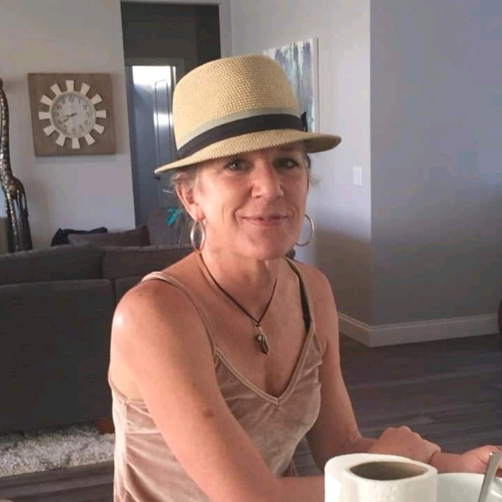 Meet your Posher, Rebecca